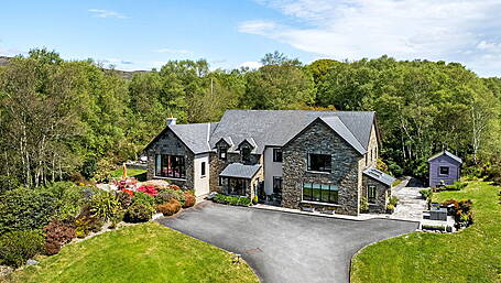 HOUSE OF THE WEEK: Scenic waterfront splendour at secluded Snave Bay Image