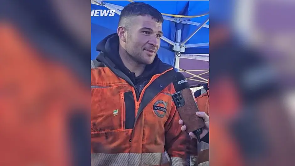 Lyre contractor Mark O'Connell becomes unlikely heartthrob amid fuel protests Image