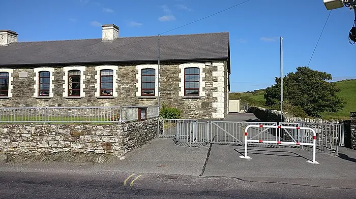Parents’ plea for pupils as they warn that traffic chaos near school in Castletownsend is ‘an accident waiting to happen’ Image