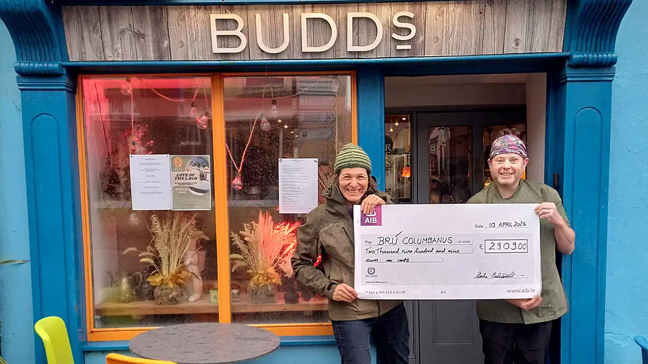 Local artist raises money for Brú Columbanus Image