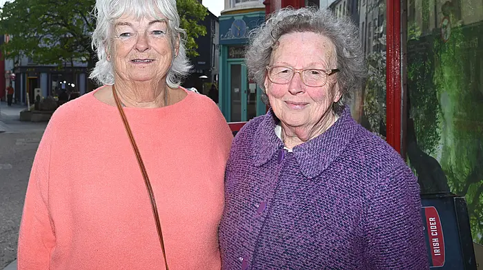 Anne Quirke (left) from Clonakilty and Eileen Kingston, Inchydoney having a chat on Pearse Street, Clonakilty.   (Photo: Martin Walsh)