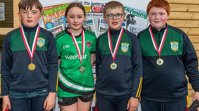 The Knockavilla/Scoil Eoin crew with their medals. (Photo: Andy Gibson)