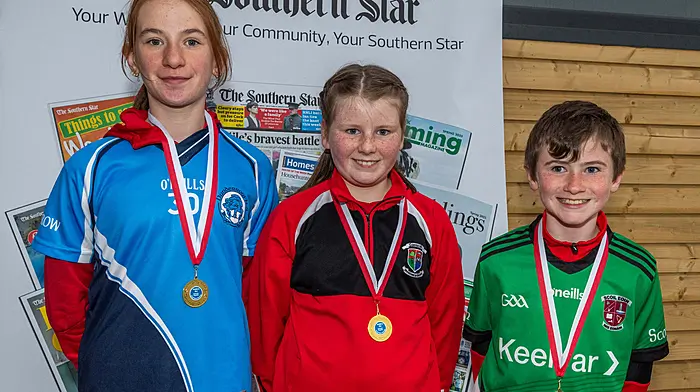 Gaelscoil DNB/Dunderrow NS/Scoil Eoin joined forces in their race. (Photo: Andy Gibson)