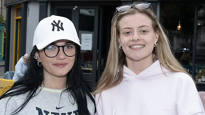 Ruth Bonny, Clonakilty (left) and her friend Taylor Harte, Rathbarry met up for a chat in Astna Square, Clonakilty.  (Photo: Martin Walsh)