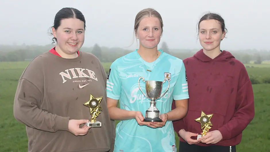 ROAD BOWLING: Veronica O’Mahony sets up senior semi-final showdown with champion Hannah Sexton Image