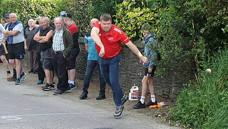 ROAD BOWLING: Finals fever grips as bowlers try to book ticket to first All-Ireland series Image