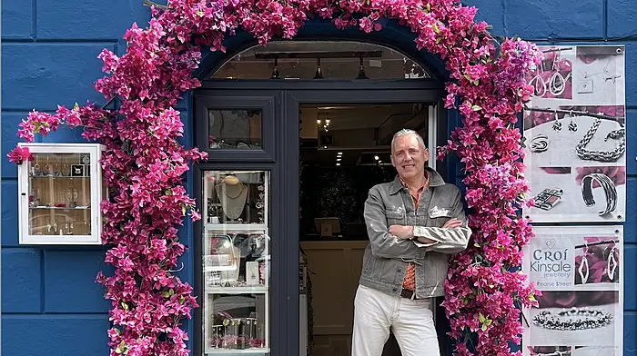 Big-hearted jeweller hailed as a gem for tracking down tourist Image