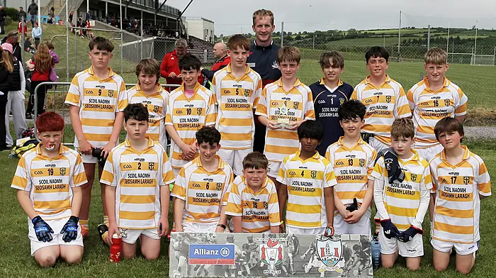 Laragh NS, runners up in Roinn 3 Boys, with Cork footballer Ruairí Deane. (Photo: Paddy Feen)