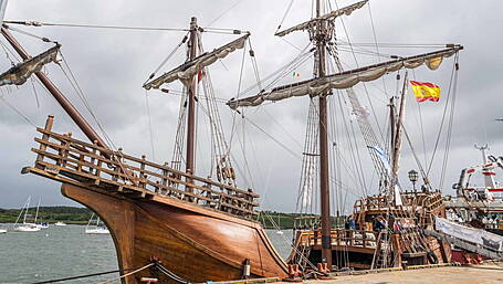 Unforgettable moment as piper plays vessel into Baltimore harbour Image