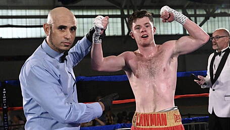 Bandon boxer Joseph ‘The Lawman’ Lawlor  starts his pro career in style Image