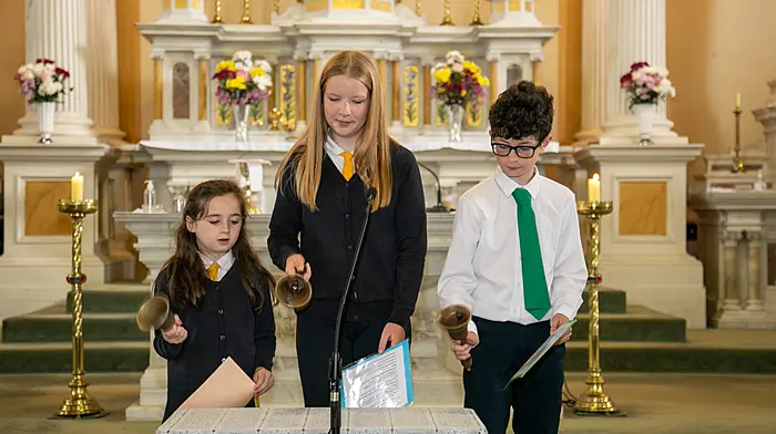 A special mass was held to celebrate the amalgamation of Dunmanway’s St. Mary’s Junior and Senior Schools and Scoil Phádraig Naofa. Three pupils rang the school bells, Grace O’Donovan, Megan Hunt and Seán Deasy.