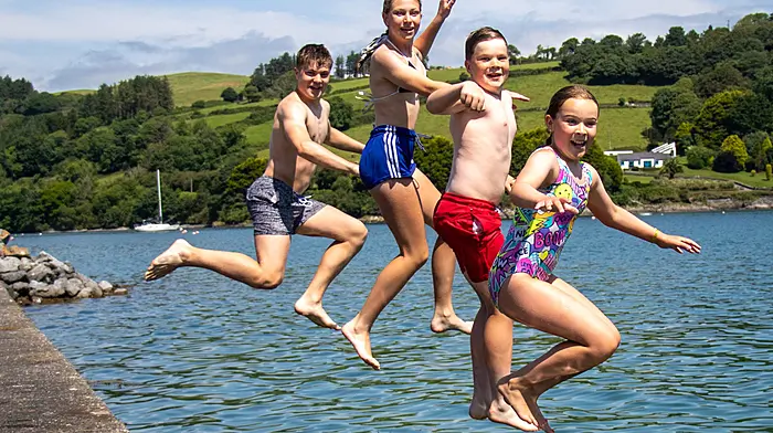 July 09th, 2026, Keelbeg, Union HallWith another scorching day building the only sensible thing to do is head for the water.Here Leah Limrick, Olan O’ Mahony, Cian O’ Mahony and Bea O’ Mahony going to make a splash.Credit: Andrew Harris.