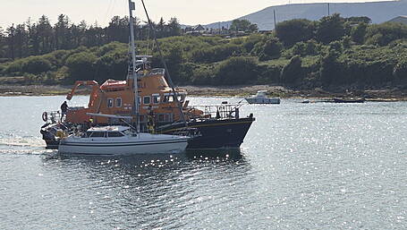 Castletownbere RNLI lifeboat to yacht in distress off West Cork coast Image