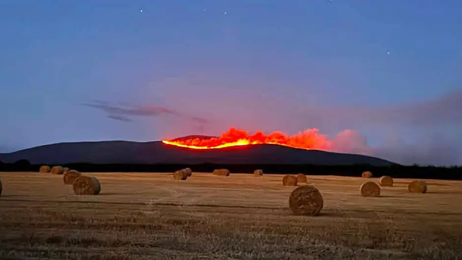Smoke smell from Slievenamon wildfire reported in West Cork Image