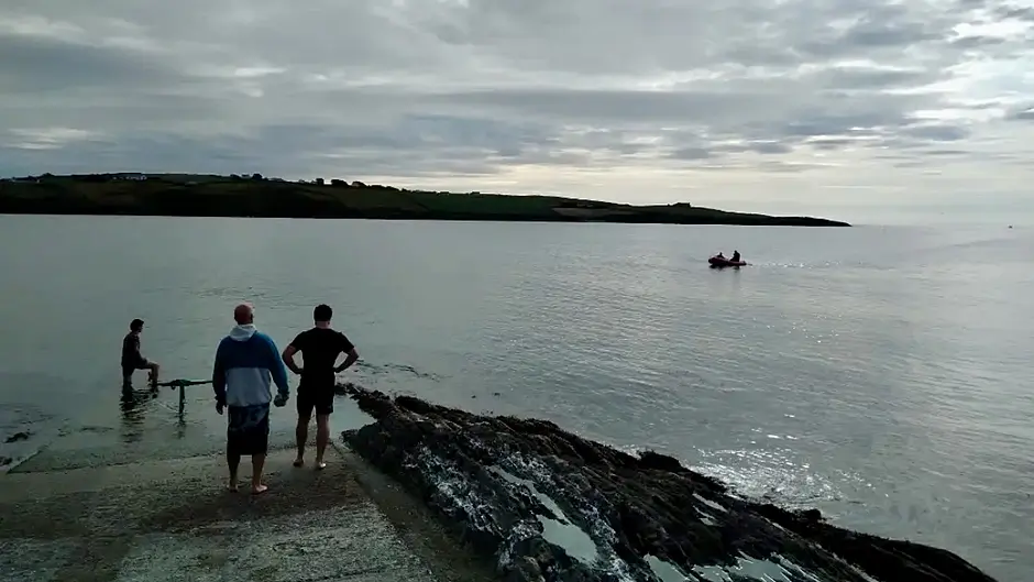 Lifeboat called after man tries to rescue his dog at popular Clonakilty beach Image