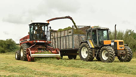 FARM CLASSICS: Pockets of success for German-manufactured Renaults Image