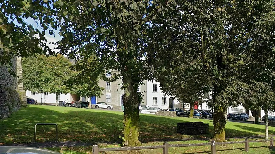 Dubmanway Debs downer due to Bandon smelly drains Image