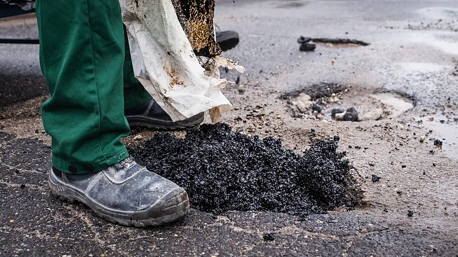 Cork County Council makes compelling case for €100m needed to tackle our ‘embarrassing’ roads Image