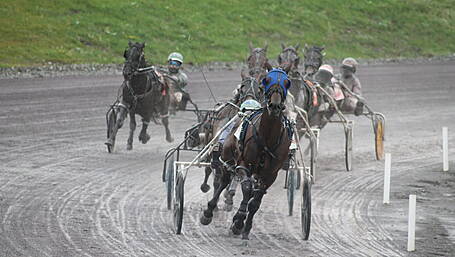 Jamie Hurley boosts title hopes with double success Image