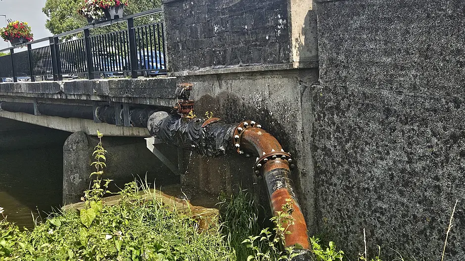 Water pipe still leaking in Skibbereen 23 days after it was reported Image