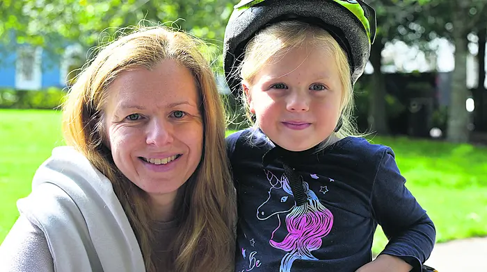 Clonakilty's Yasa Kravchuk and her mum Tonya enjoying the autumn sunshine in Kennedy Park, Clonakilty.    (Photo: Martin Walsh)