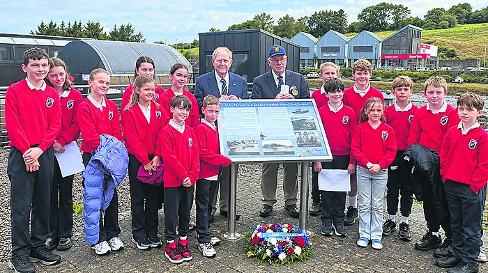 Pupils from Gaelscoil Bheanntraí sang the national anthems of Ireland and the United States.