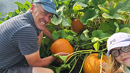 Skibbereen fundraiser grows pumpkin patch to support local community resource centre Image