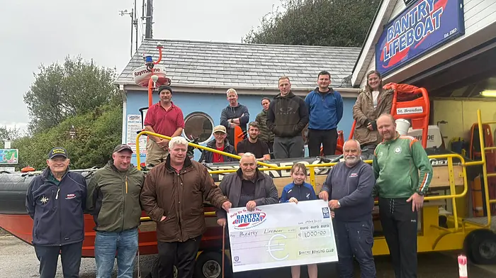 Bantry Bowling Club made a donation of €1,000 to the Bantry Lifeboat which were the proceeds of the Dan Riordan Cup.