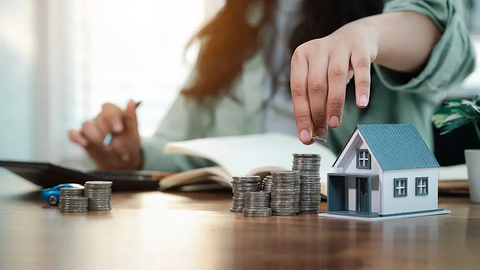 Financial Planning in Your 40s and 50s: What Is Worth Reviewing Now? Image