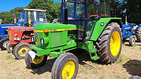 FARM CLASSICS: The John Deere 2130 Image