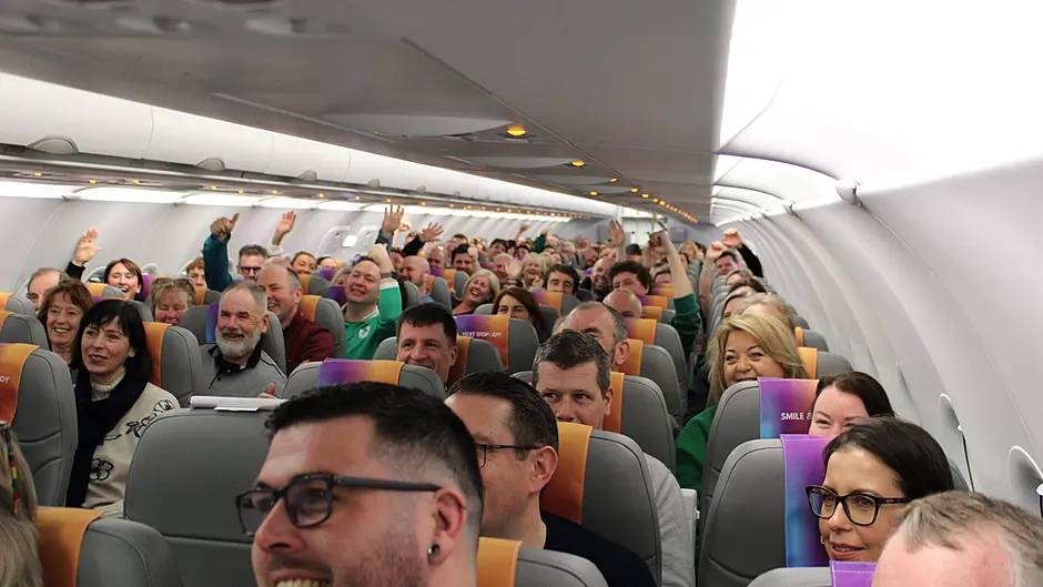 Allez les Verts! Rugby fans bring buzz to Cork Airport Image