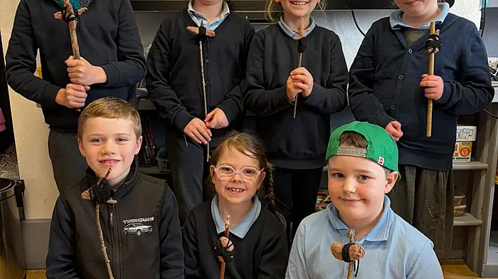 Pupils at Reenascreena National School learned how to make Stone Age tools as part of last week’s history lesson. Front: Joseph Callanan, Clíodhna Hill and John O’Brien. Back: Patrick Juosponis, Katie Fitzpatrick, Rosie Vos and Aine Erridge.
