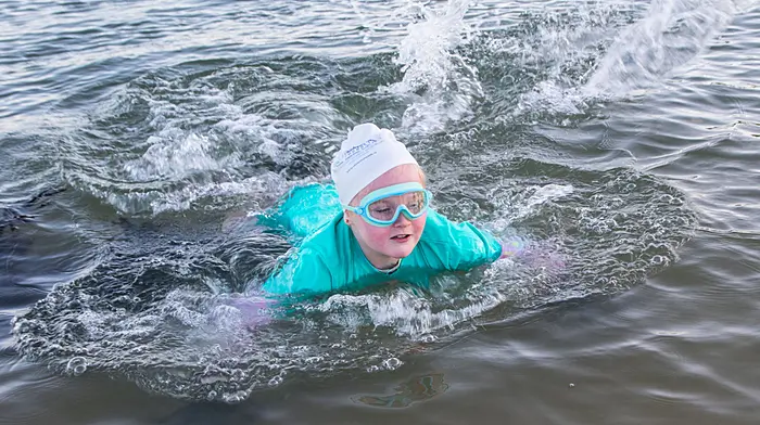 Molly takes the plunge for the children’s hospital Image
