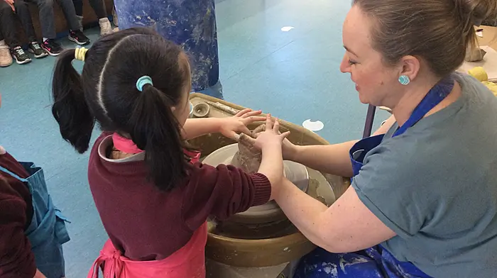 Pupils from Lisheen National School enjoyed a Cré pottery event at the school for Engineers Week. Pupils had a presentation on the science behind pottery making, and had a chance to make their own clay egg cups on the potter's wheel.