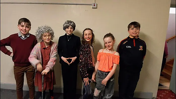 Odhrán Crowley, Moira Barry, Emma McCarthy, Kate Lynch, Áine Lynch and Gearóid Buckley represented Tadhg mac Cáthaigh GAA  at the Carbery final of Scór na bPáistí in Ballinascarthy Hall last Friday night.