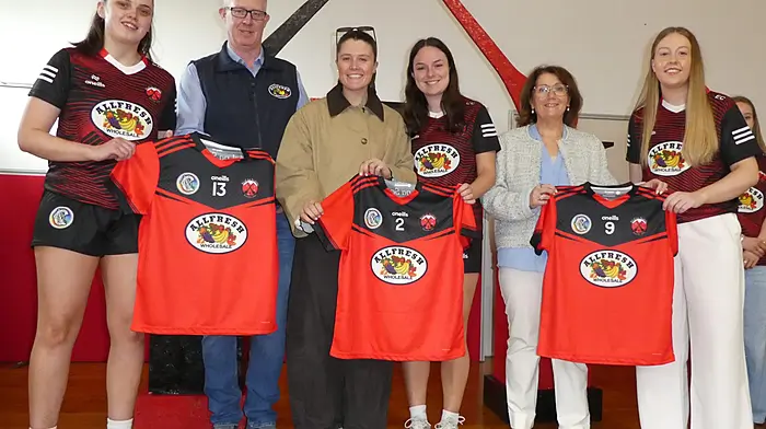 Sinéad McCarthy, Barra Sweetnam, Holly Sweetnam, Clara Crowley, Susan Sweetnam and Ella Cahalane at the presentation of new match jerseys, training tops and shorts to the Ballinascarthy camogie club by Allfresh.