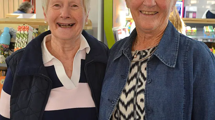 Carmel Corcoran home on holidays from Devon with her sister Ann O'Brien, Skibbereen shopping in Skibbereen on Saturday afternoon. Photo; Anne Minihane.