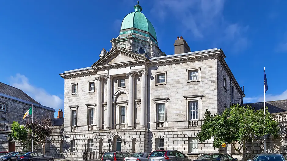 No resolution to solicitors’ row as new legal term under way Image