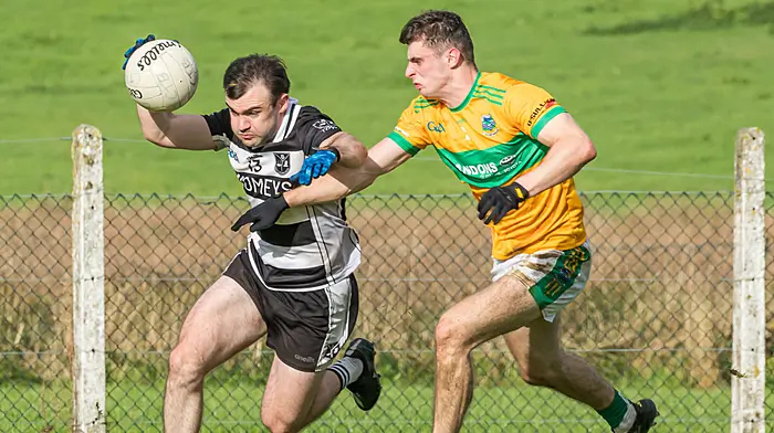Declan Dunne fires Castletownbere to safety with play-off win over Glanmire Image