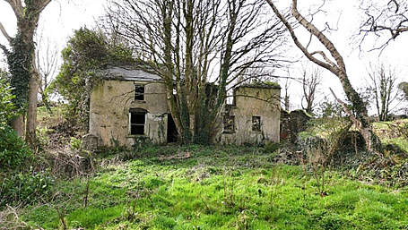U2’s Adam might have found just what he’s looking for in derelict Kinsale farm Image