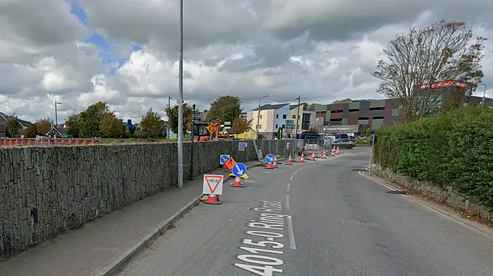 Ring Road in Clonakilty ‘too narrow’ for vehicles to pass Image
