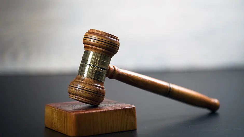 War of words between minister and solicitors over court sittings Image