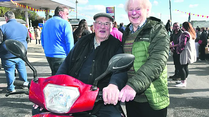 Reg Deane (Dunmanway) and Liam Barrett (Colomane) enjoying the wonderful sunshine at the annual Caheragh Threshing Day last Sunday afternoon.  (Photo: Anne Minihane)