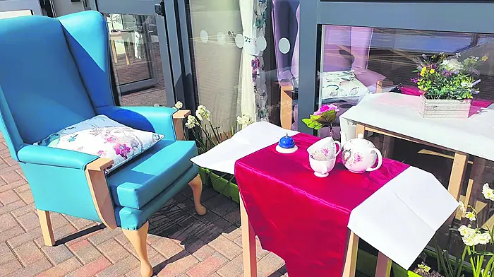 Tea for two at well-connected nursing home Image