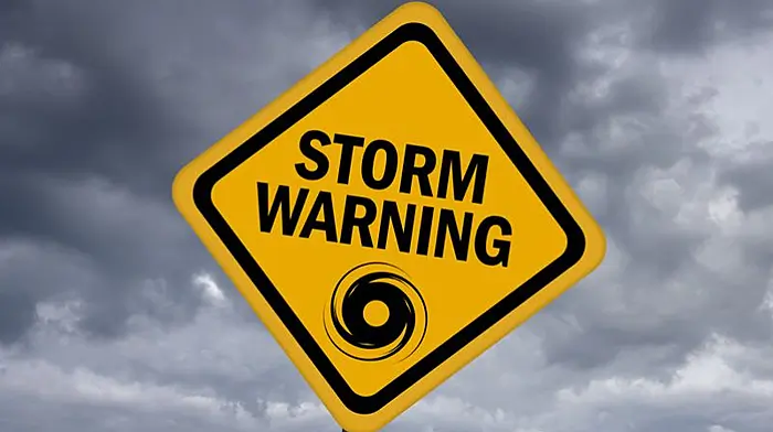 Fears of power cuts and flash floods amid thunderstorm warning Image