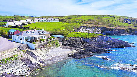 Spacious beachfront house with sublime sea views Image