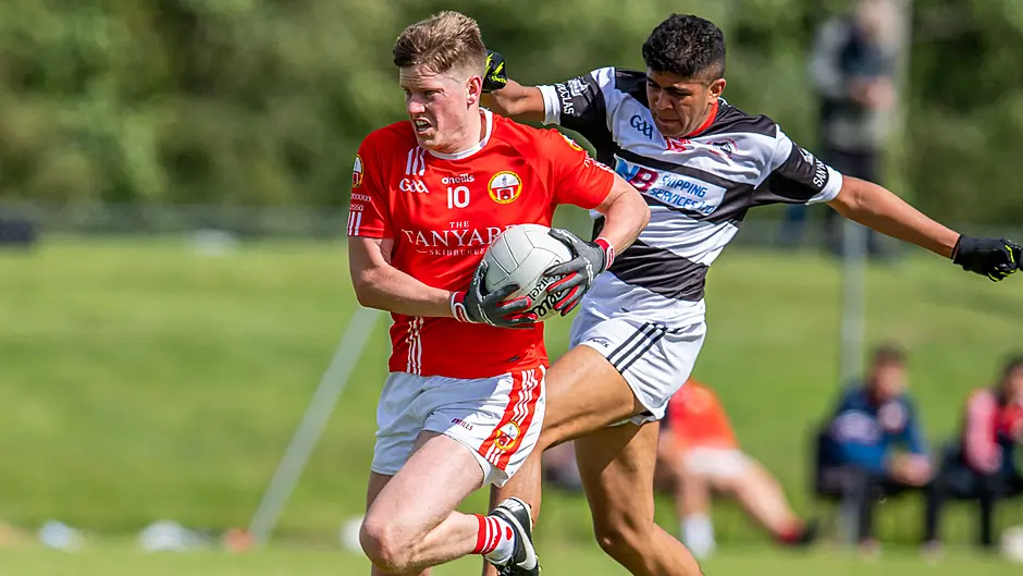 Donal Óg Hodnett moving up through the gears as O'Donovan Rossa pick up speed Image