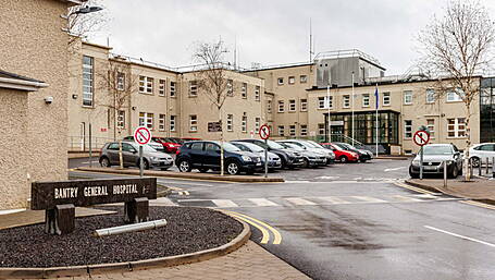 Bantry Hospital says ‘stay away’ unless it’s urgent Image