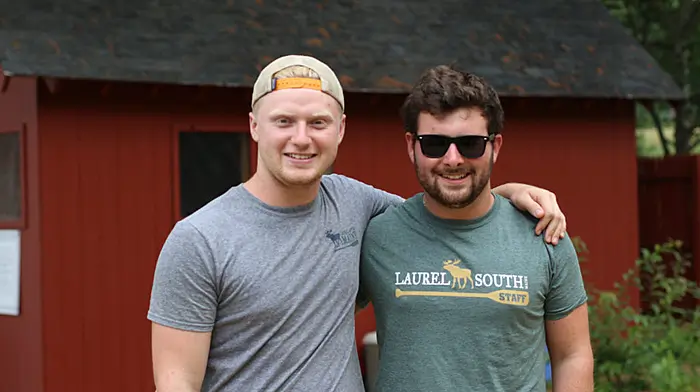 Outdoor-loving people sought to fill summer jobs in the USA Image