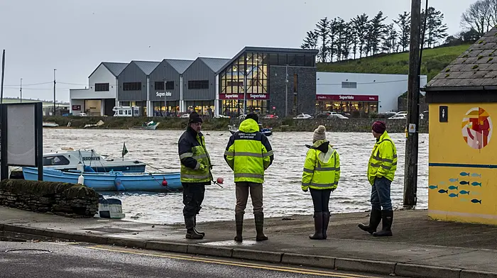 Bantry braced for Gale Force 8 winds today Image